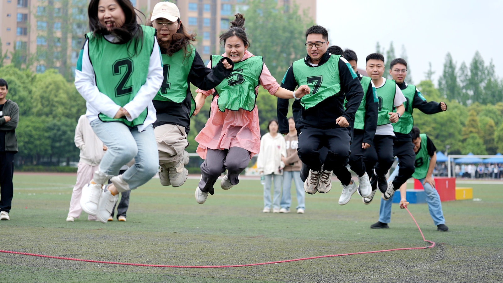 铁道工电学院分工会+跃动绳彩，共展风采+段雪梅_副本.jpg